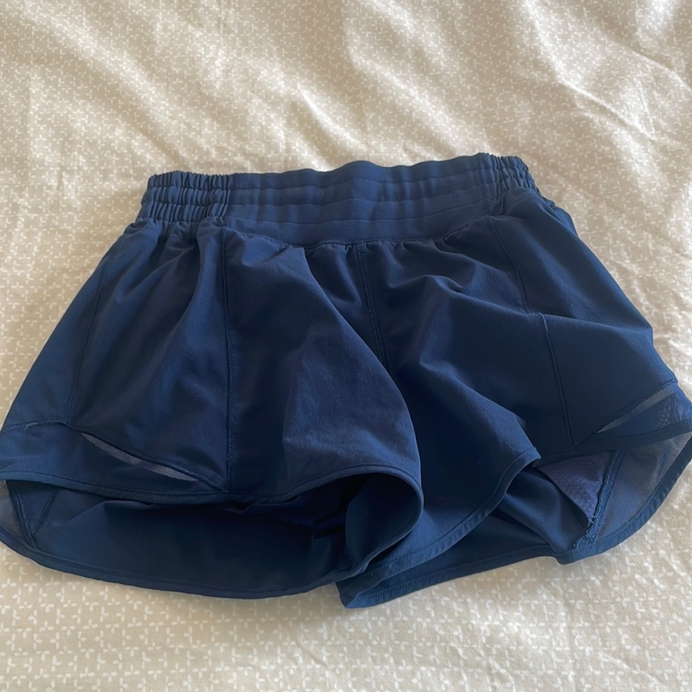 navy blue size 4 hotty hot lululemon shorts 2.5 inch